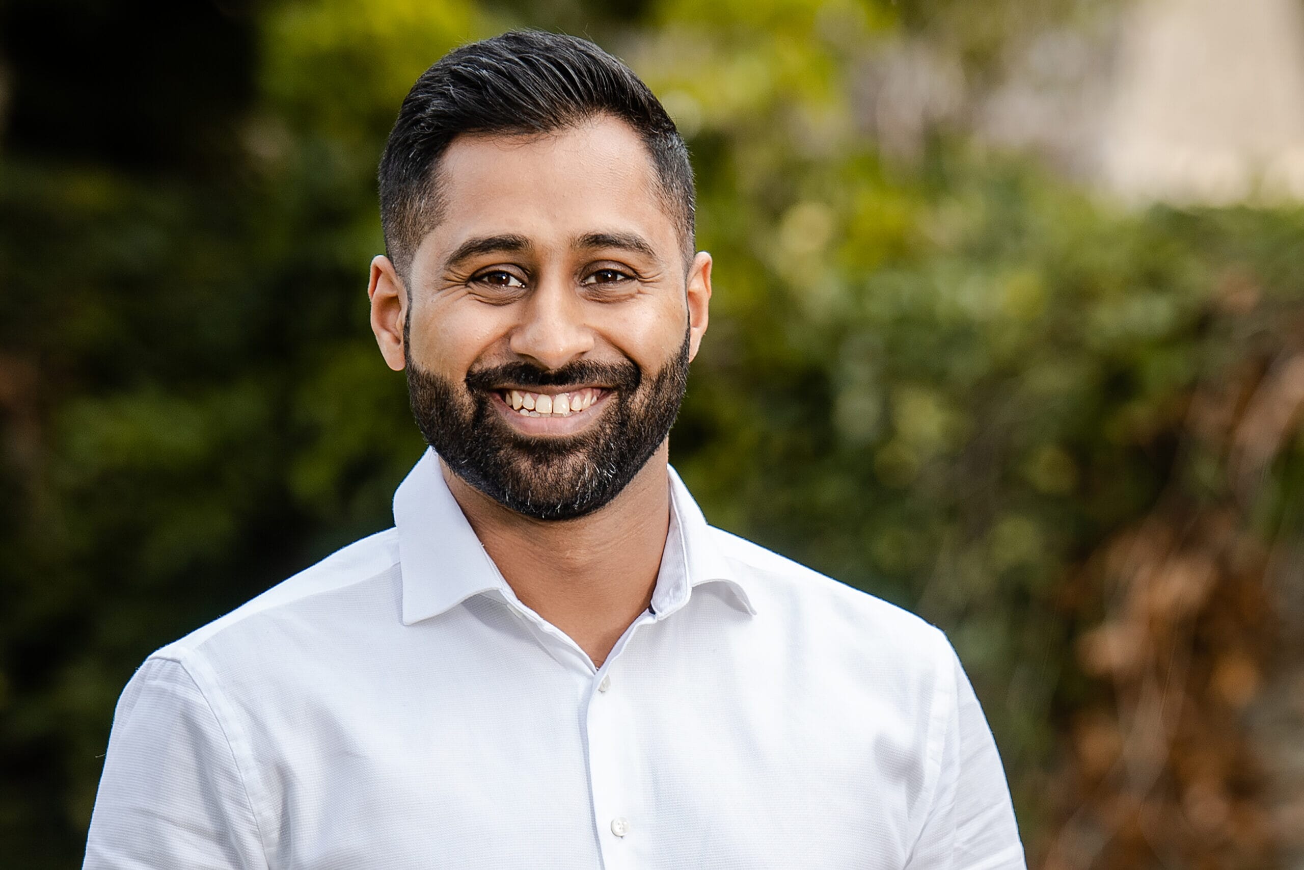 Arslaan-Tahir-outdoors-close-up-2-scaled